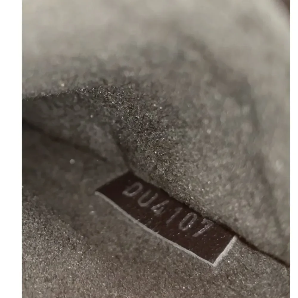 LOUIS VUITTON Reverse Monogram Kabuki Japan Eyes Pochette shoulder bag Pink LV - Picture 7 of 12